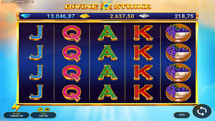 สล็อต Divine Strike